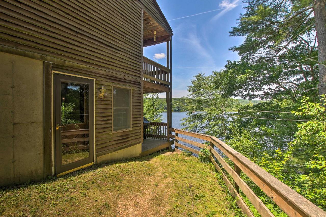 Waterfront New England House On Wickaboag Lake! West Brookfield Exterior foto